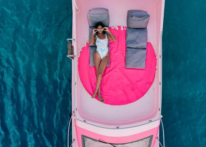Pinkcoco Gili Trawangan - Constant Surprises - For Cool Adults Only